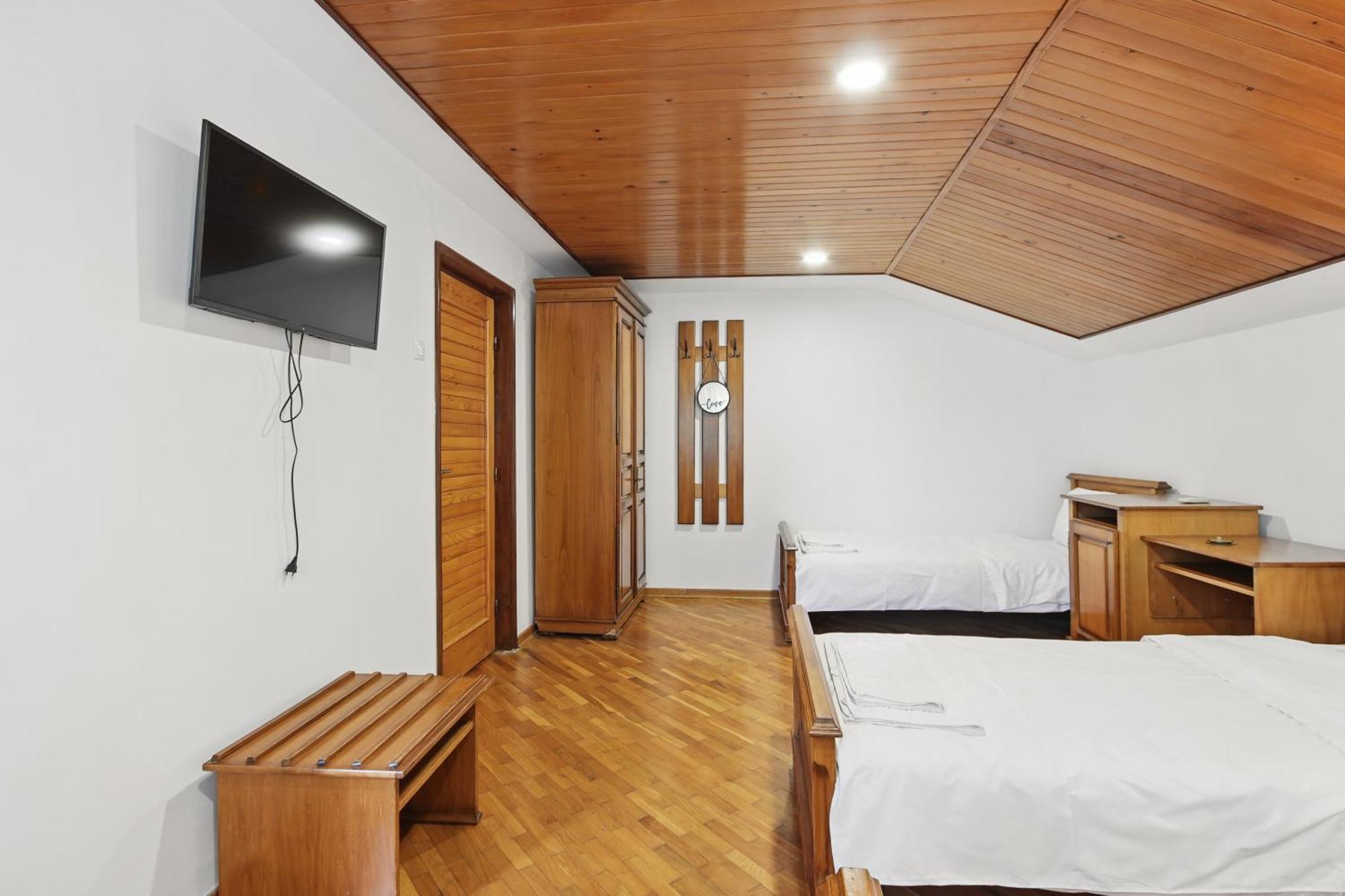 Hotel Casa Galand Parscov Zewnętrze zdjęcie